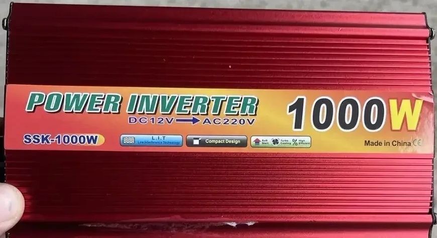 Преобразователь напряжения автомобильный инвертор LoadKing 1000W, USB, активное охлаждение 12/220В Red SPR F1000 фото
