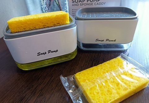 Дозатор для моющего средства нажимной с губкой Soap pump and sponge Бело-серый VEN0218213 фото