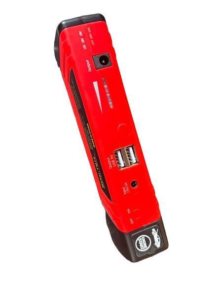 Пусковое устройство c зарядкой под ноутбук TM15-B пласти 99800 mAh 12v USB 5V-2V Start current 300 A VEN24B фото