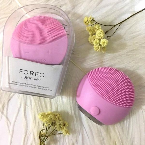 Електрична силіконова щітка-масажер для чищення обличчя Foreo LUNA mini 2 TV682 фото